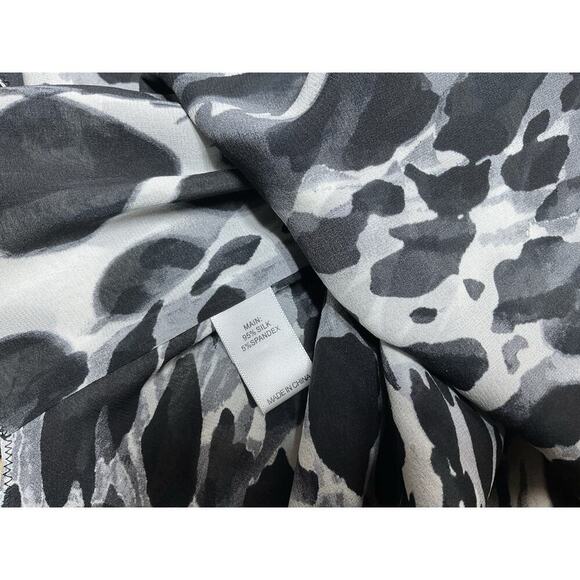 VTG St. John Black Gray Animal Print Silk Faux Wrap Blouse Top 4 - Picture 11 of 13